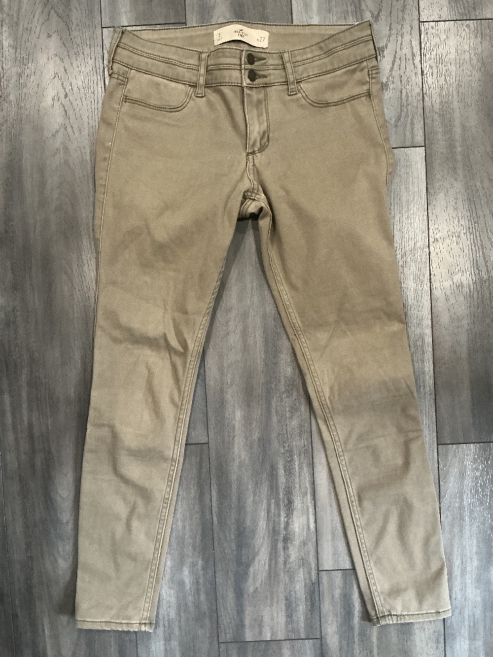 Hollister Tan cropped Pants Women’s Sz 5